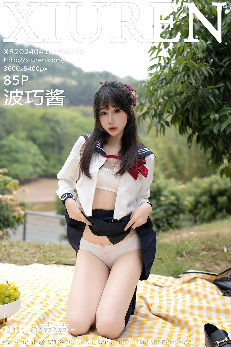 [XiuRen秀人网] No.8365 模特波巧酱长白山旅拍性感学妹制服配黑丝袜秀曼妙身姿诱惑写真-就是免费