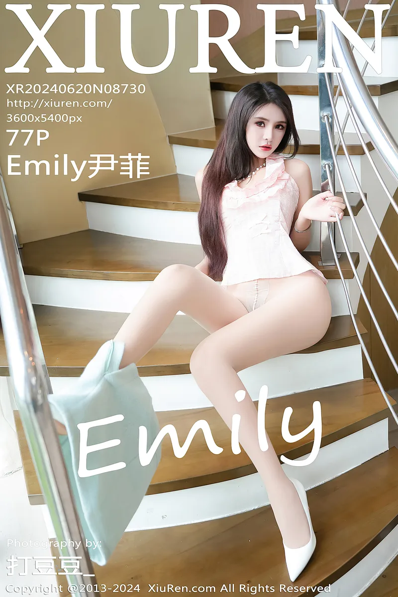 [XiuRen秀人网] No.8730 模特Emily尹菲私房性感红色上衣配超薄肉丝秀曼妙身姿诱惑写真-就是免费