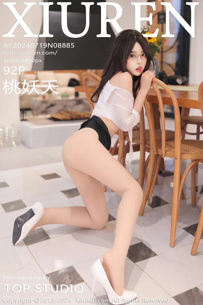 [XiuRen秀人网] NO.8885 模特桃妖夭性感白色轻透上衣配黑短裙露白色丝袜撩人诱惑写真-就是免费